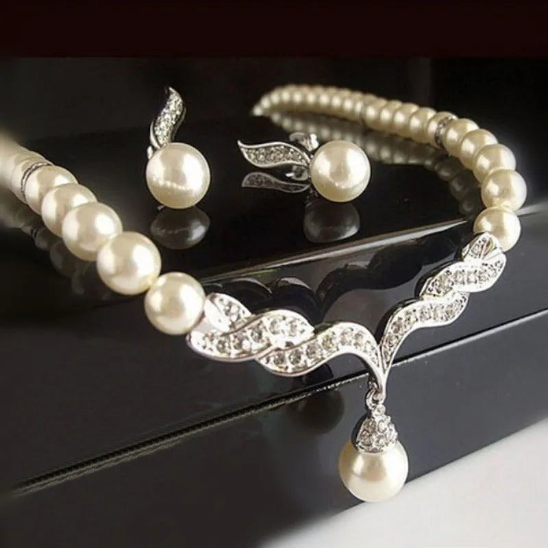 Women's 2-Piece Gold Pearl Jewelry Set | Elegant Necklace & Earrings for Wedding & Bridal