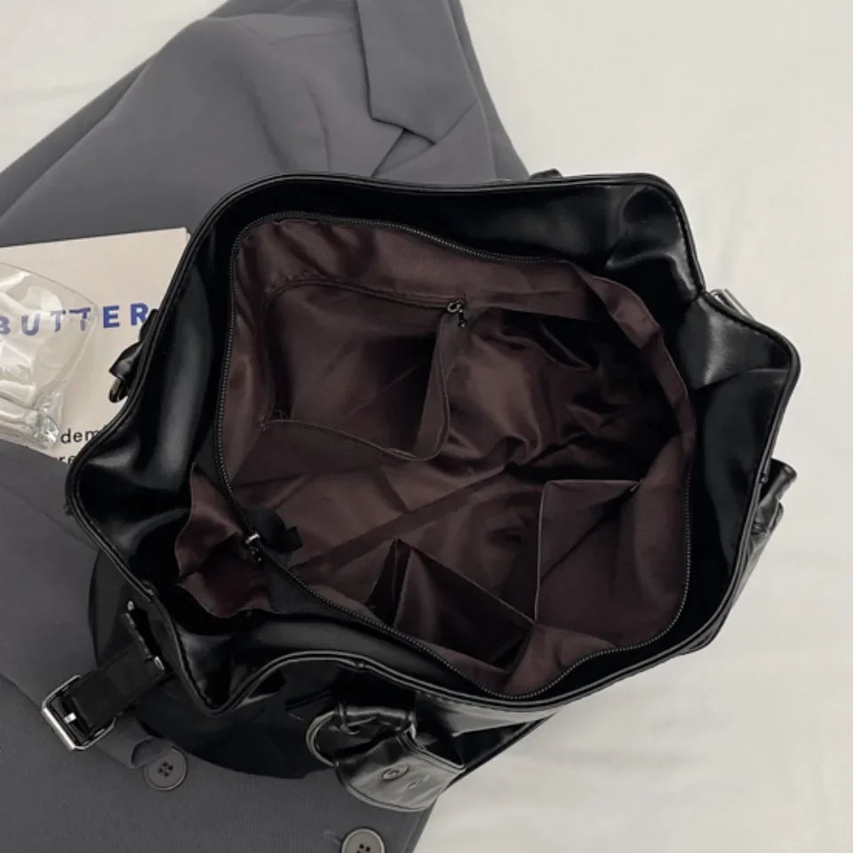 Soft Interior Compartment PU Leather Shoulder Bag For Women With Zipper Closure