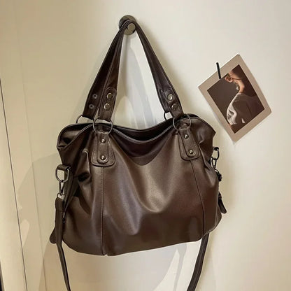 Soft Interior Compartment PU Leather Shoulder Bag For Women With Zipper Closure