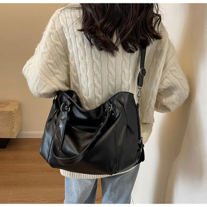 Soft Interior Compartment PU Leather Shoulder Bag For Women With Zipper Closure