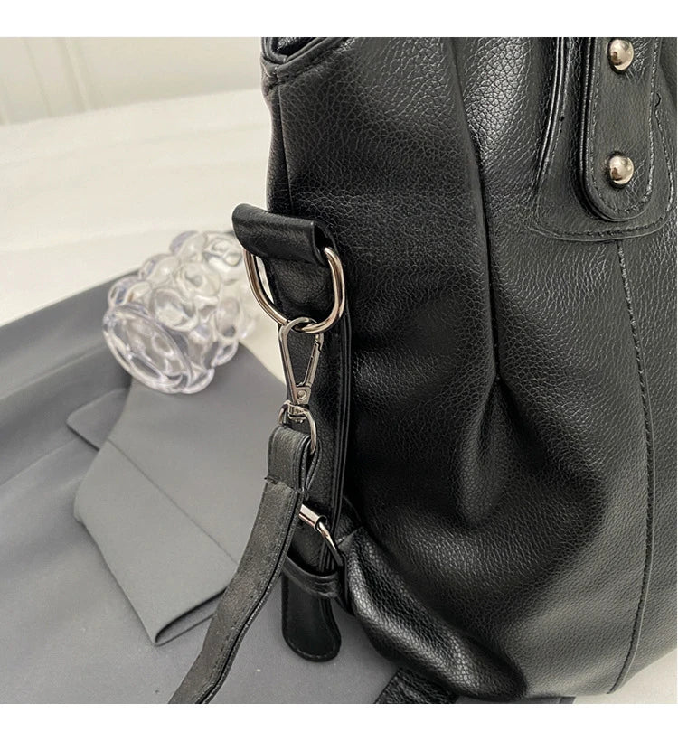Soft Interior Compartment PU Leather Shoulder Bag For Women With Zipper Closure