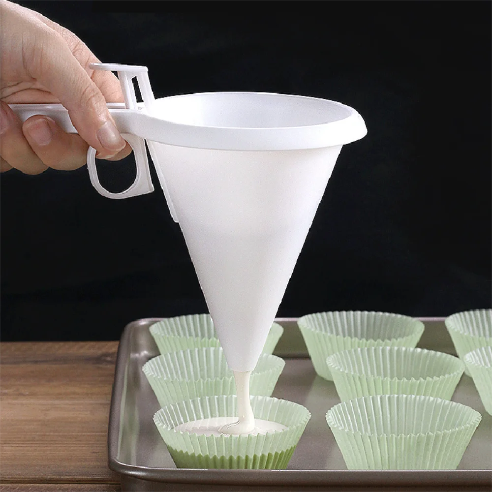 Adjustable Handheld Baking Funnel Dispenser – Liquid Batter Tool for Cupcakes, Pancakes & Pastry