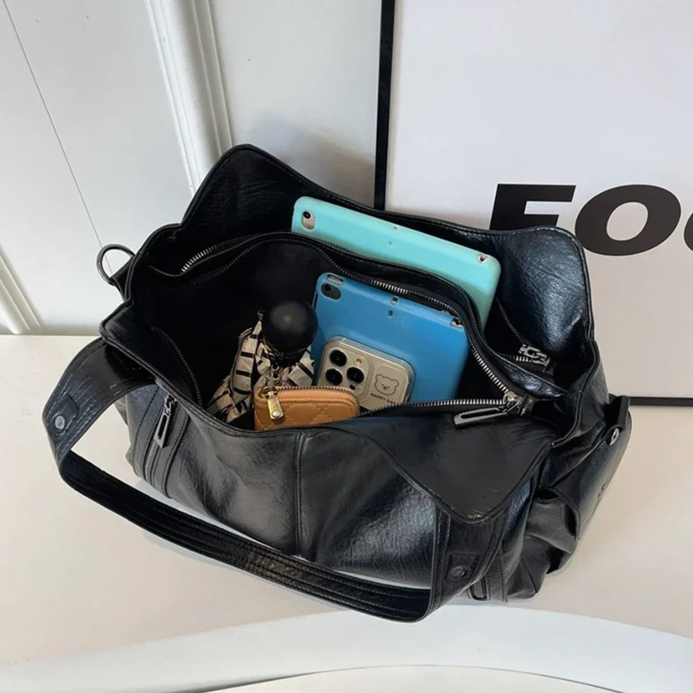 Soft Interior Compartment PU Leather Shoulder Bag For Women With Zipper Closure