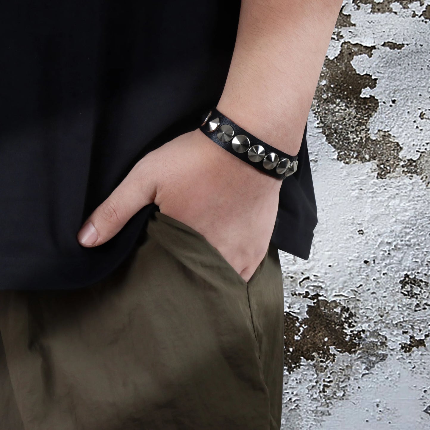 Men's Vintage Gothic Leather Wristband | Adjustable Punk Cuff Bracelet with Concealed Buckle