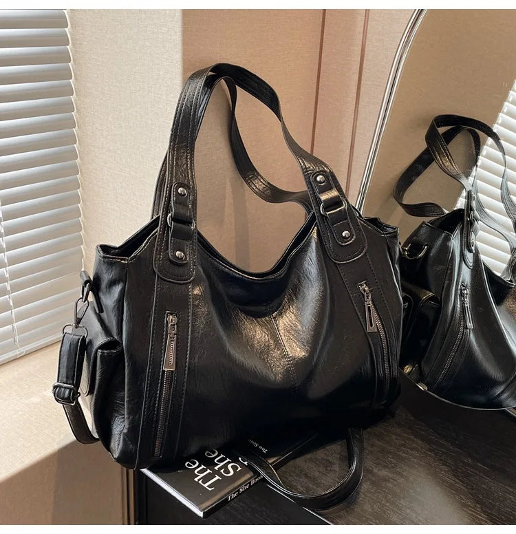 Soft Interior Compartment PU Leather Shoulder Bag For Women With Zipper Closure