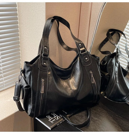 Soft Interior Compartment PU Leather Shoulder Bag For Women With Zipper Closure