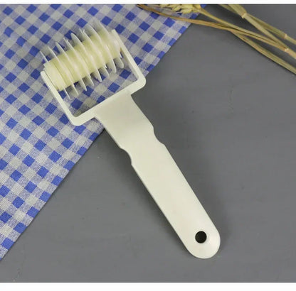 Pizza & Pastry Lattice Roller Cutter | Creative Wheel Cutter for Wellington Steak & Baking