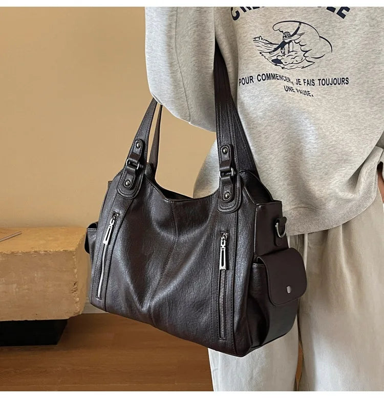 Soft Interior Compartment PU Leather Shoulder Bag For Women With Zipper Closure