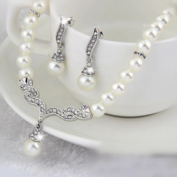 Women's 2-Piece Gold Pearl Jewelry Set | Elegant Necklace & Earrings for Wedding & Bridal