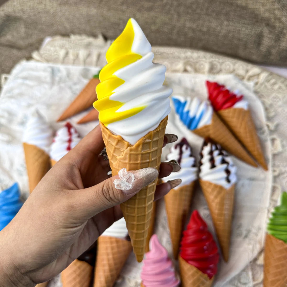 Faux Ice Cream Bar Display Prop – 21cm Realistic Simulation Food Model for Decor, Photography & Styling