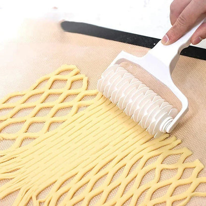 Pizza & Pastry Lattice Roller Cutter | Creative Wheel Cutter for Wellington Steak & Baking