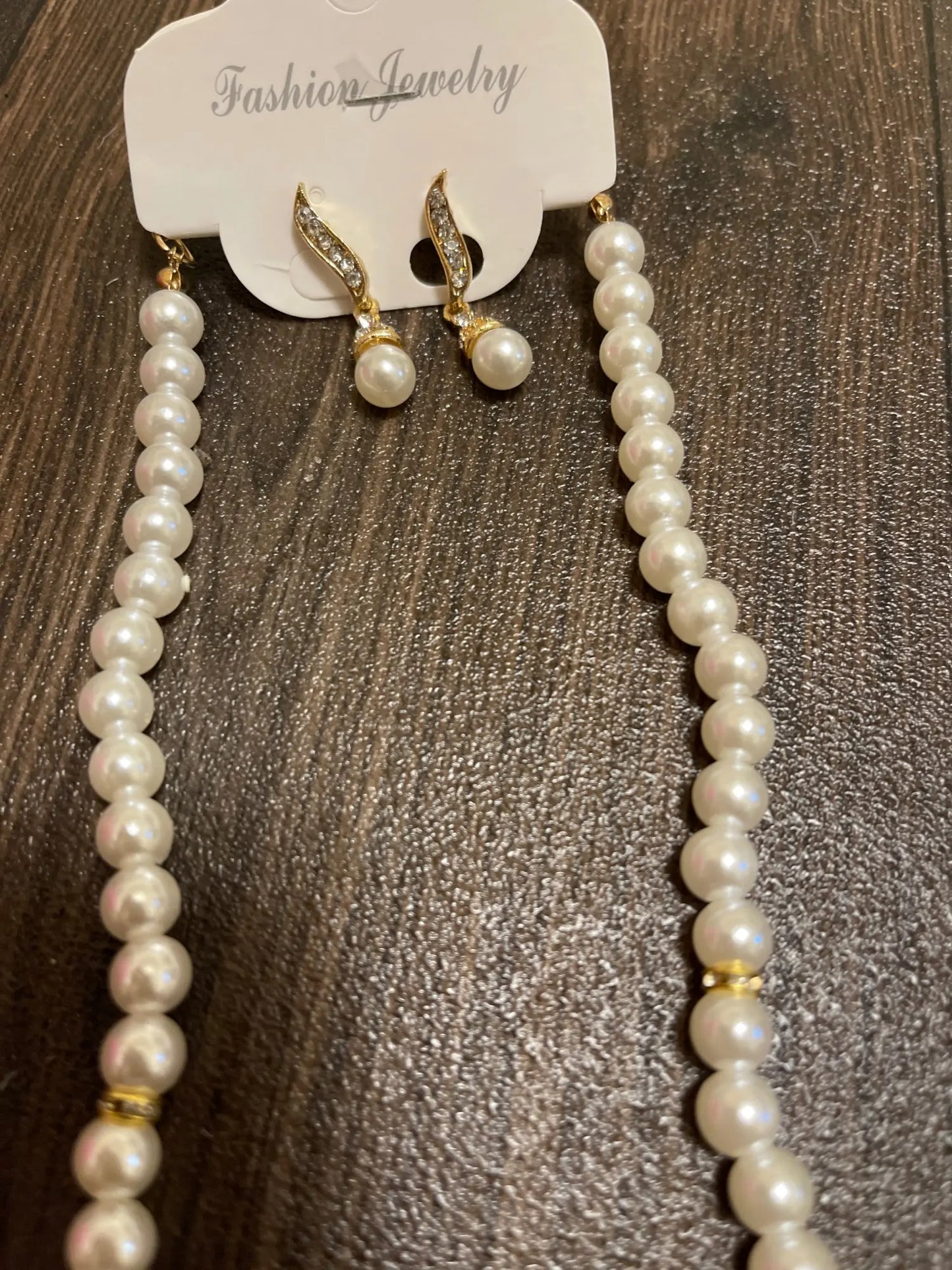 Women's 2-Piece Gold Pearl Jewelry Set | Elegant Necklace & Earrings for Wedding & Bridal