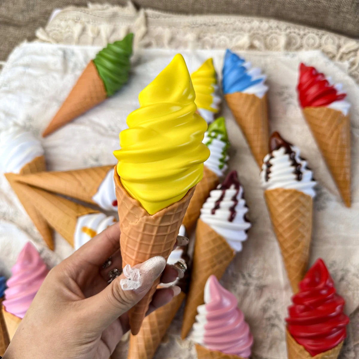 Faux Ice Cream Bar Display Prop – 21cm Realistic Simulation Food Model for Decor, Photography & Styling